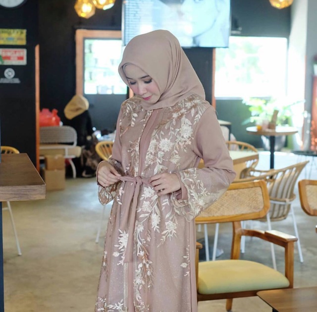 Insyira Dress