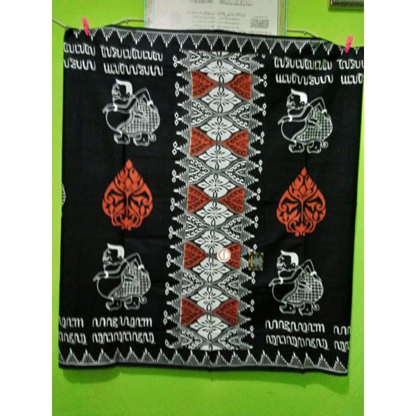 Sarung Batik Motif Semar Aksara