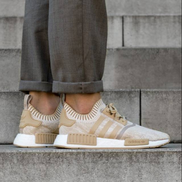 nmd r1 primeknit khaki