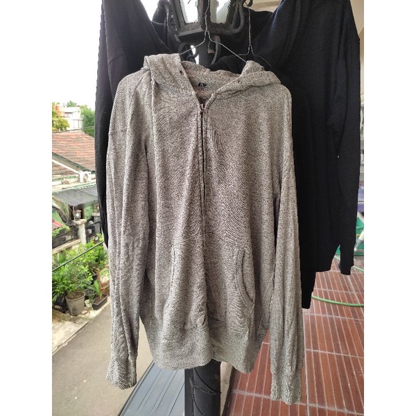 Hoodie Zipper Uniqlo Abu