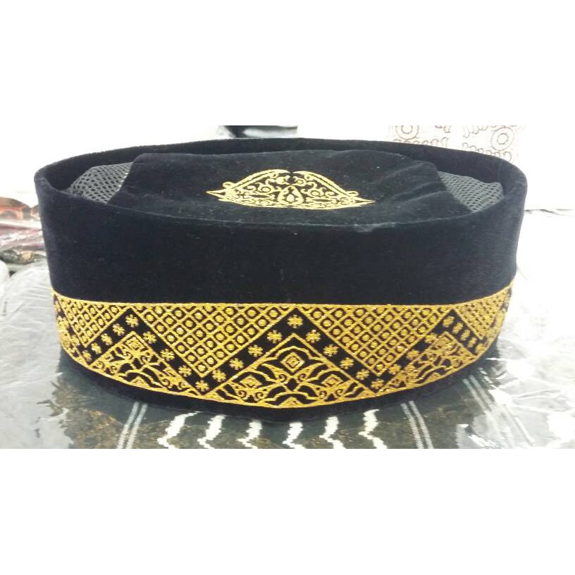 songkok nasional motif grafer emas