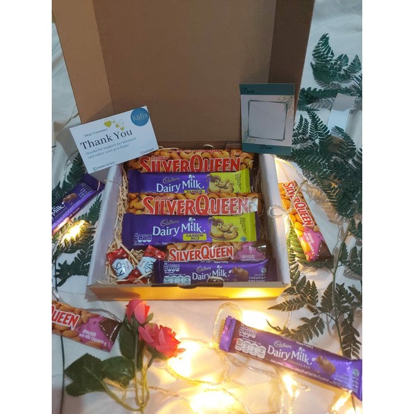 

Kado Ulangtahun/Hampers Coklat Besar 65 gr/Hampers Murah/Kado Unik/Hadiah/Kado Wisuda