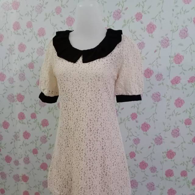 Dress brukat putih Korea