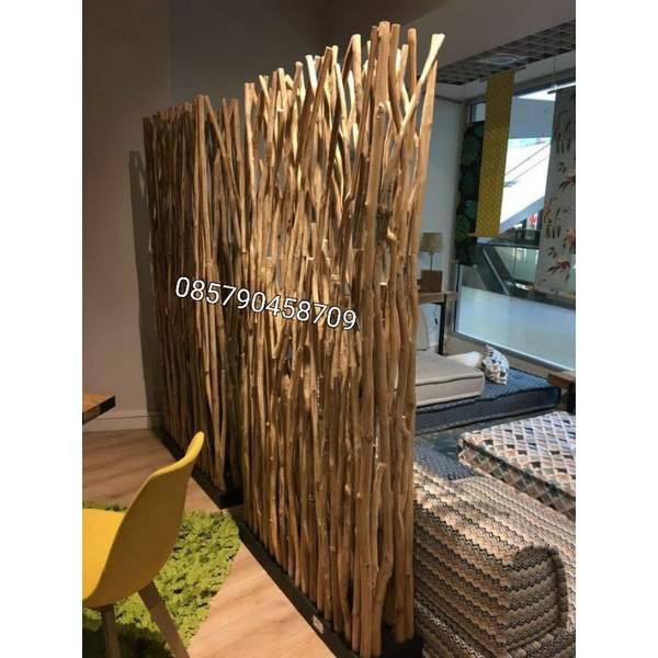 Penyekat ruangan dari ranting kayu