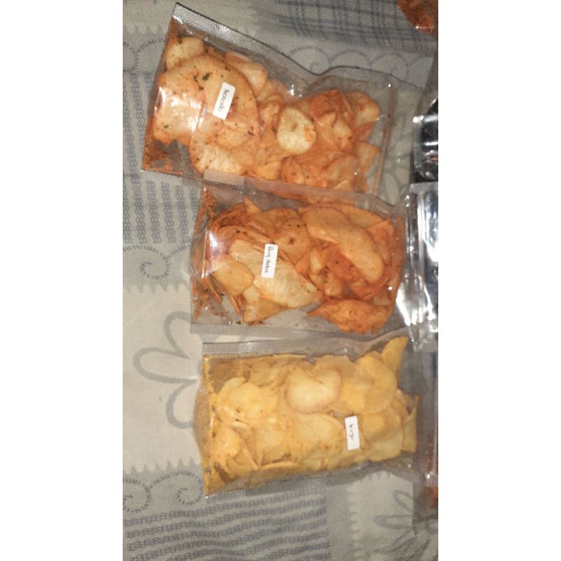 

keripik singkongg hasil kebunn. krenyesss