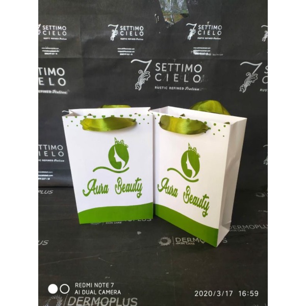 

PAPERBAG SKINCARE, IVORY GLOSY, SIZE CUSTOM