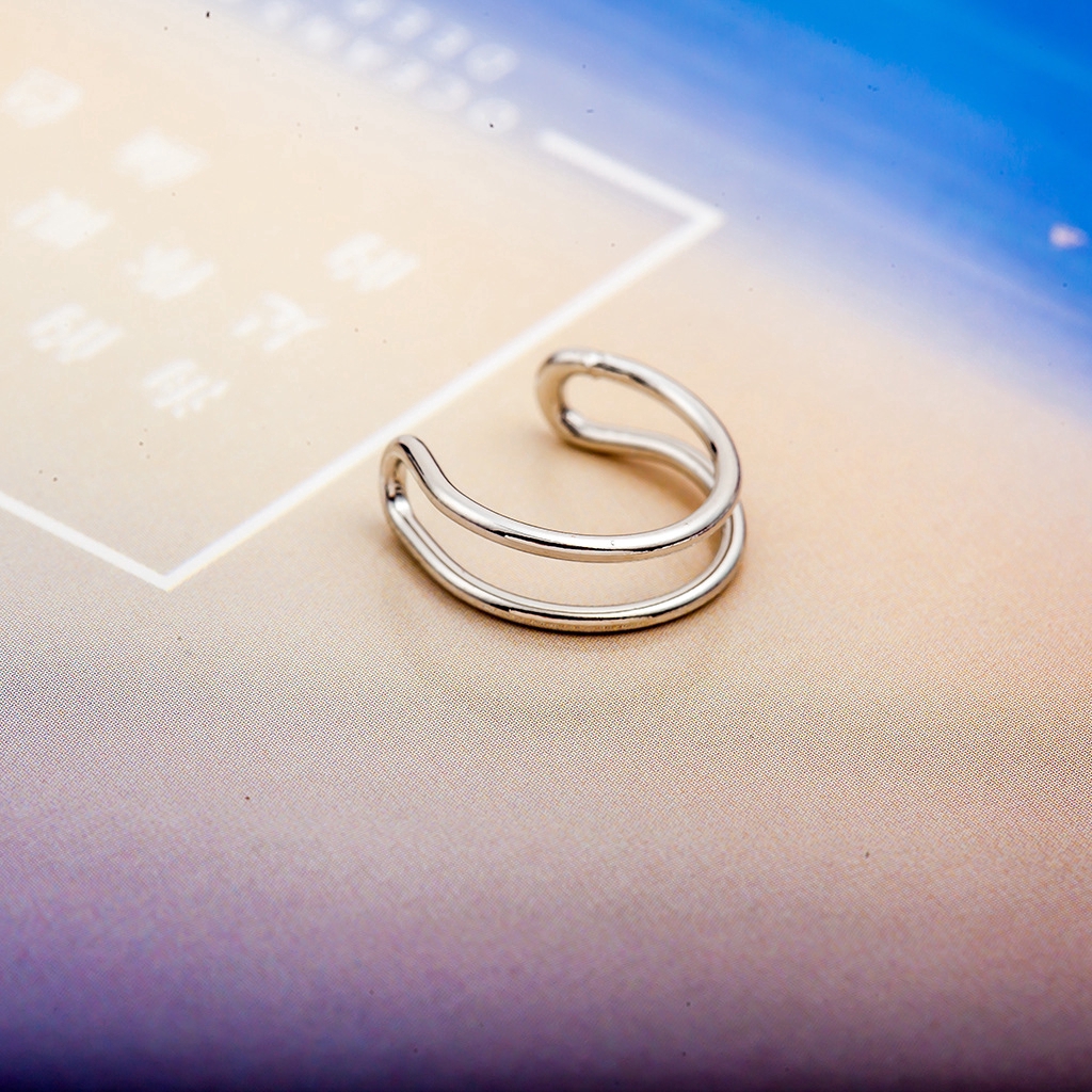 Anting Klip Logam Perak Busana Sederhana Anting Wanita Mutiara Korea Baru Aksesori Kupu-kupu Multifungsi Sederhana Dan Tidak Berpori-15