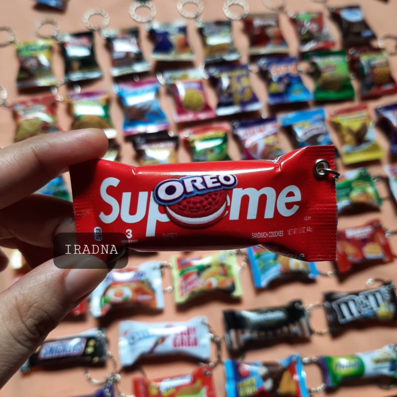 Magnet/Tempelan Kulkas Unik Lucu Gantungan Kunci Souvenir Suvenir Sovenir Nikah Pernikahan Hajatan Sunatan Unik Murah Lucu Miniatur Snack