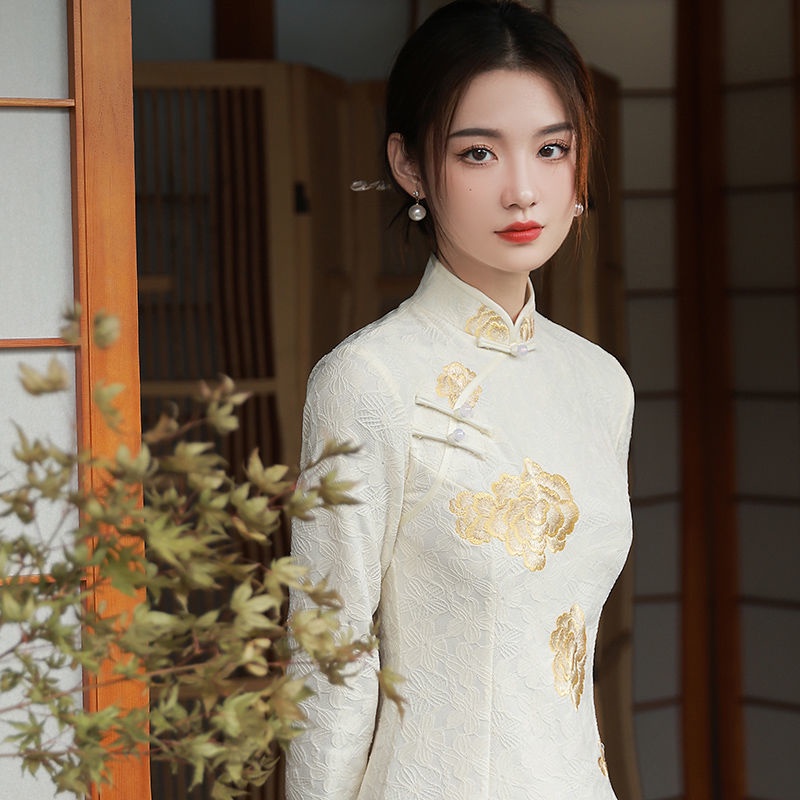 Improved cheongsam spring and summer 2022 new Beige embroidery small young lace retro everyday wear