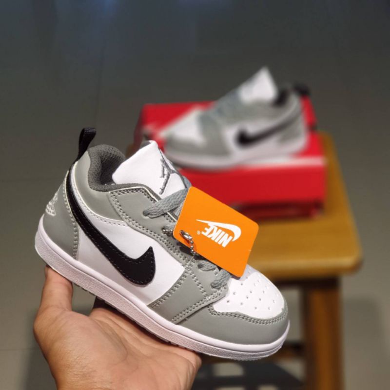 sepatu sneakers anak bayi dan balita laki laki/perempuan air jordan kids low warna abu abu bisa untu