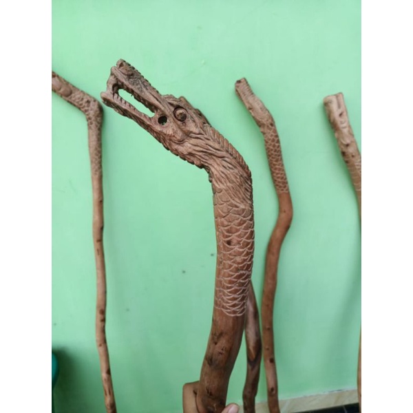 tongkat jalan kayu stigi berbagai macam ukiran