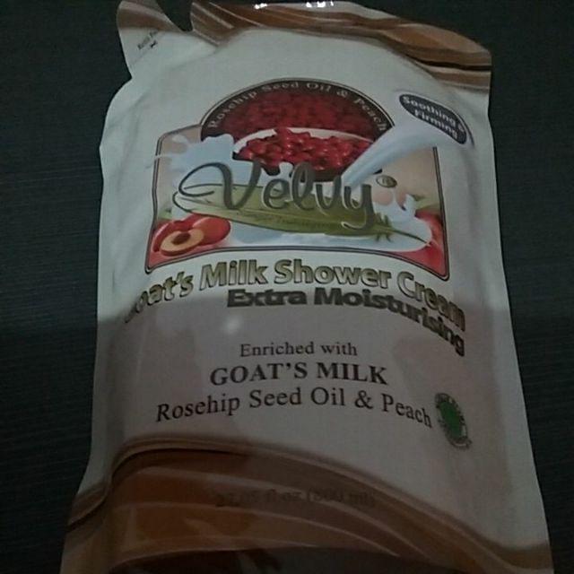 Velvy Goats Milk Shower Refill 800ml ( Gojek )