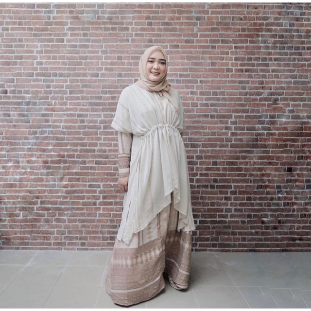 Galena Long Tunic by Ria Miranda Nagari Raya Collection Galena Long Tunic by Ria Miranda Nagari Raya Collection