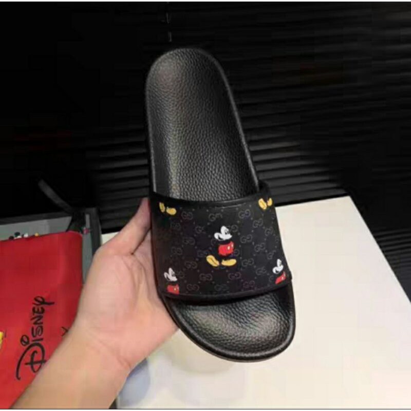 Sandal slip motif mickey