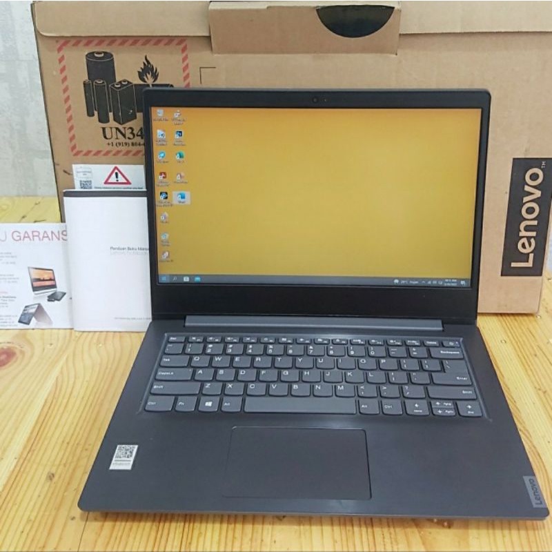 Laptop Lenovo V14-ADA Amd 3020e Ram 8GB SSD 256GB Vga Amd Radeon(TM) 2GB Fullset dus Ori windows 10 Mulus