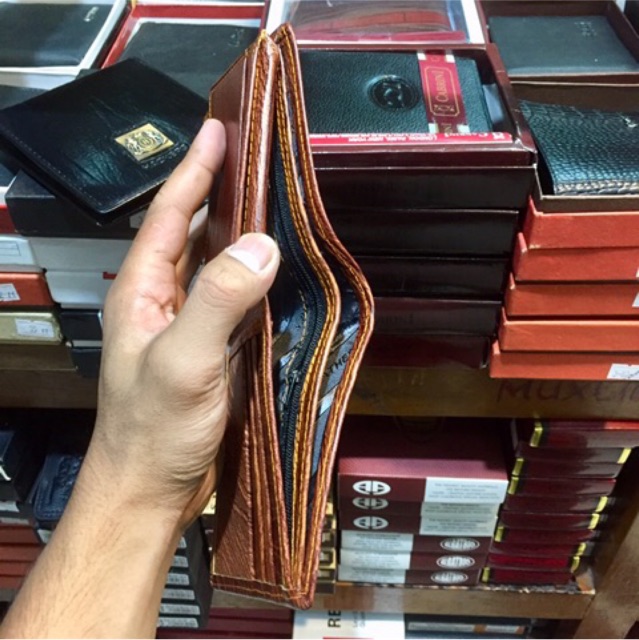 dompet keren untuk pria bahan kulit asli berkualitas model lipat dua horizontal #dompet #dompetpria #dompetcowok #dompetkulit #domoetbagus