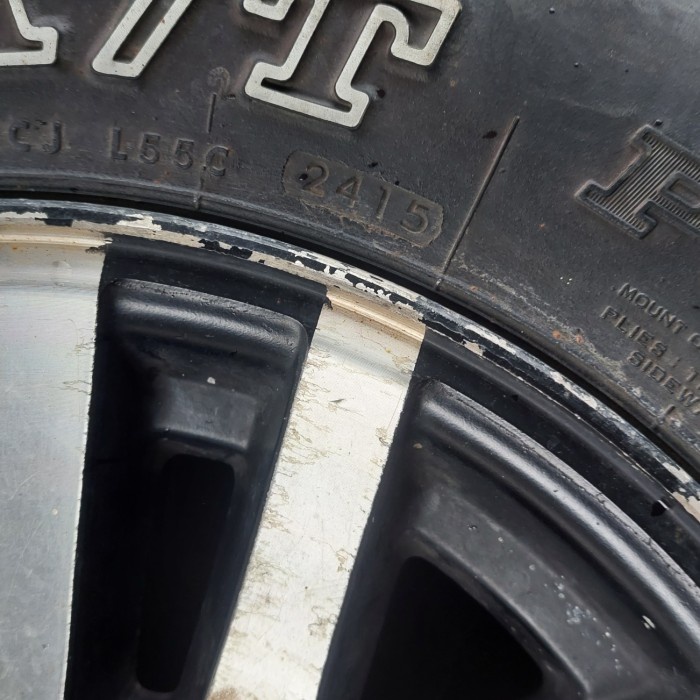BAN GT RADIAL CHAMPIRO H/T 235/70 R15
