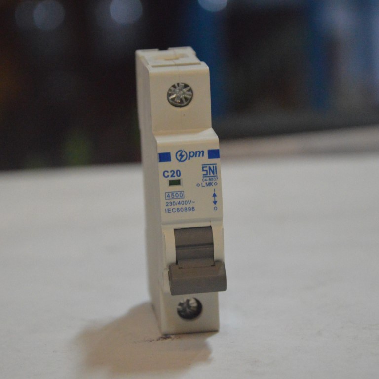 CUCI GUDANG MCB 1P 6a PM Electric Pengaman Stop Kontak Murah Schneider 2a