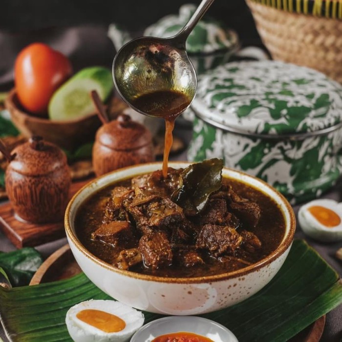 

Rawon ala Phopho (free sambal dan telur asin) - BARU
