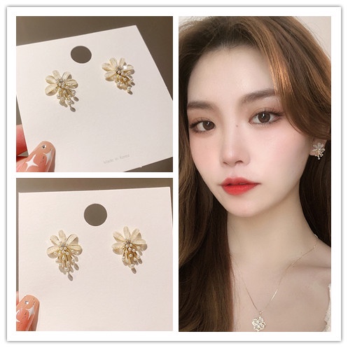 Anting Tusuk Gantung Bahan Sterling Silver 925 Desain Bungamutiara Gaya Retroelegan Untuk Wanita