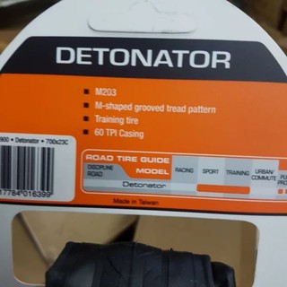  BAN  LUAR  SEPEDA  MAXXIS DETONATOR 700c  UKURAN  700x23c ATAU 