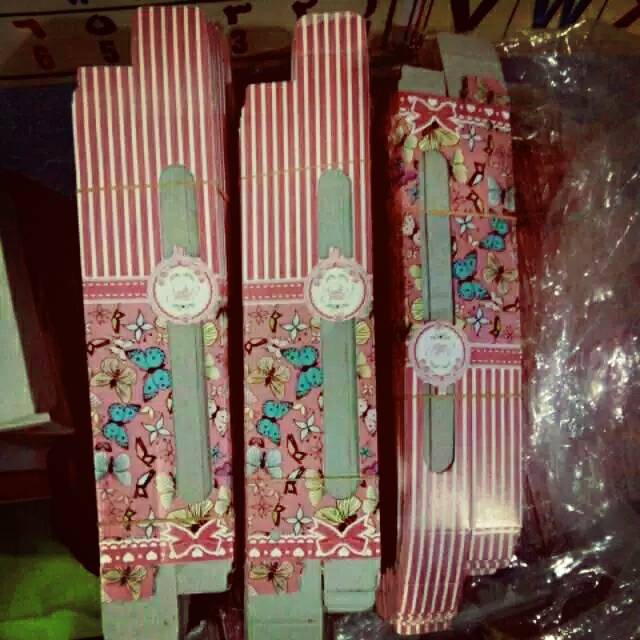 Box untuk kemasan souvenir kipas Spanyol