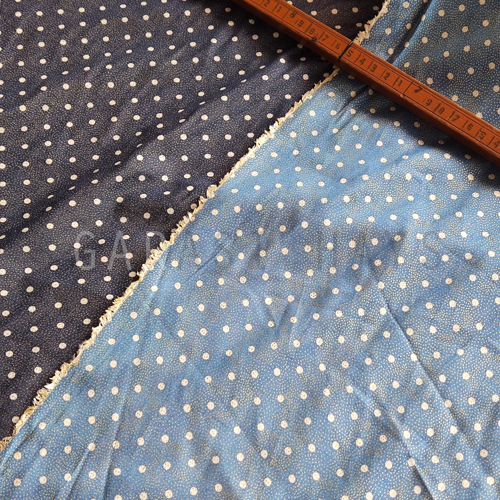 Kain Polkadot Satin Polyester Glitter Metallic Warna Biru Blue Denim Lebar 150 cm