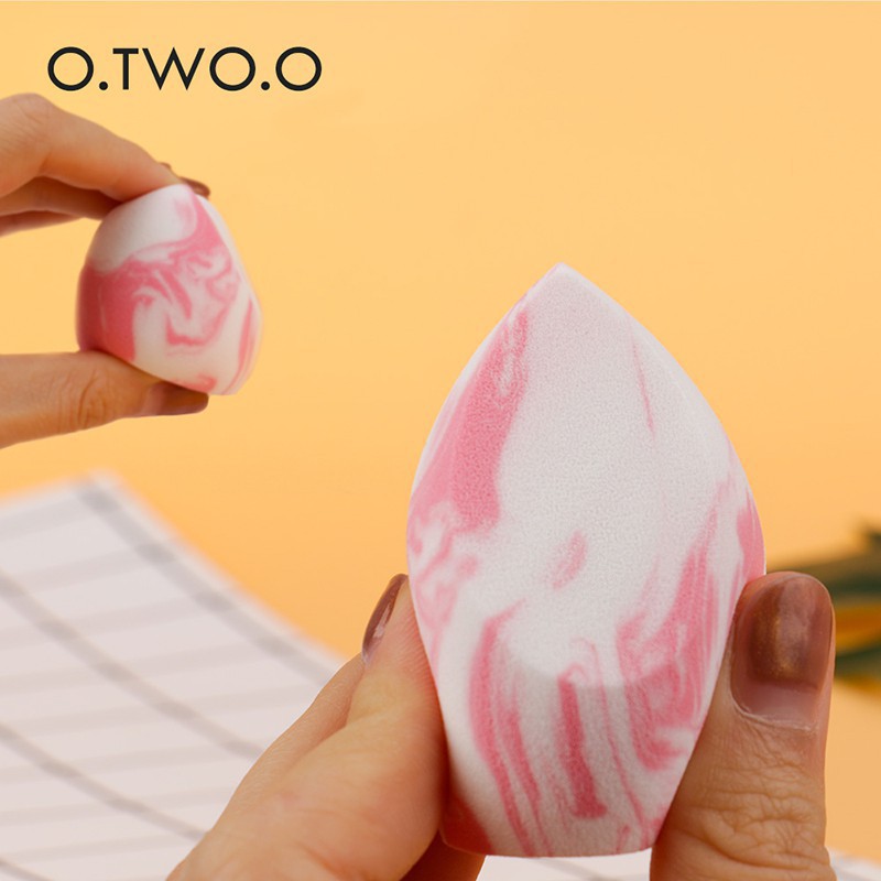 (READY &amp; ORI) O.Two.O Otwoo Bulb Powder Puff Dry And Wet Beauty Sponge Spons Beauty Blender 9931