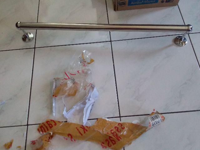 Gantungan Baju Handuk Nempel Dinding Simple Pipa 1 Stainless 60cm