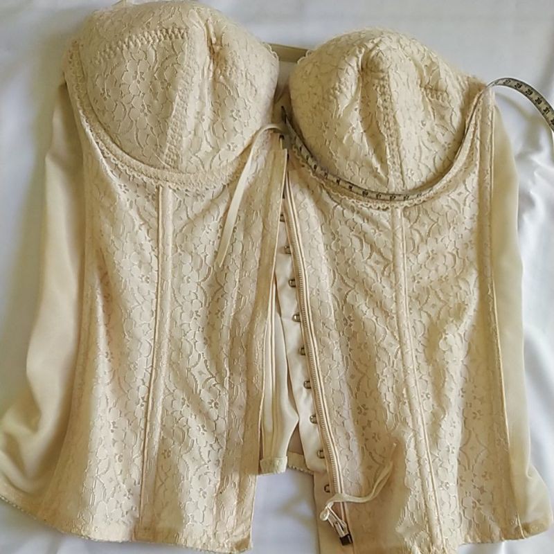 GARAGE SALE KORSET TRIUMPH type 36-005/col.CS 90/40 CUP A