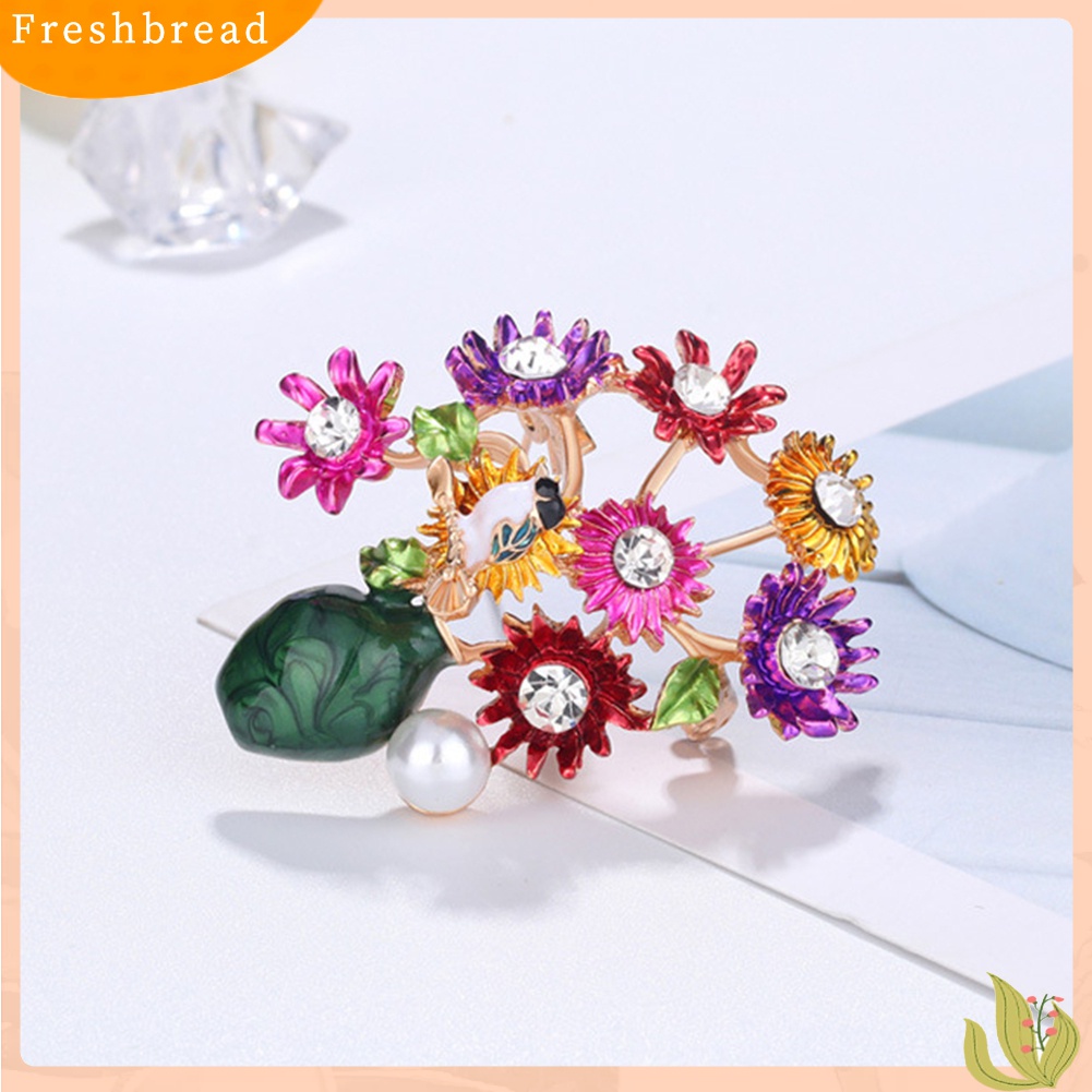 [ TERLARIS]Fashion Women Flower Vase Rhinestone Inlaid Brooch Pin Corsage Lapel Jewelry