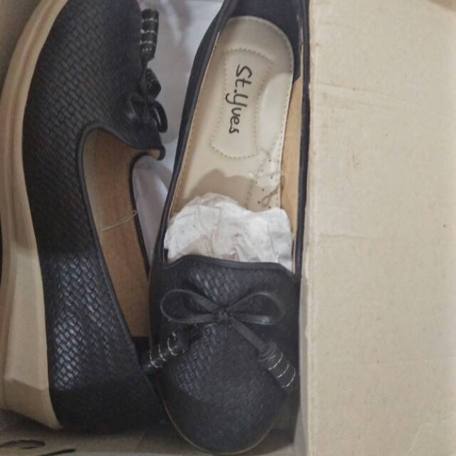 SEPATU ST YVES 39 HITAM