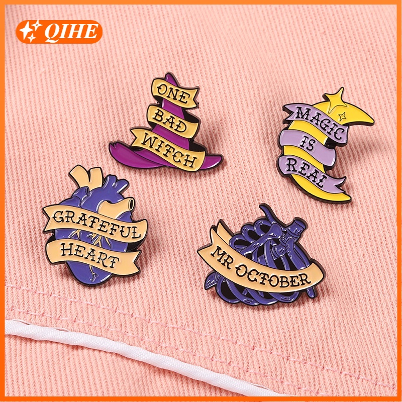 Bros Pin Enamel Bentuk Hati / Bulan / Topi / Penyihir 4 Gaya Untuk Hadiah Teman