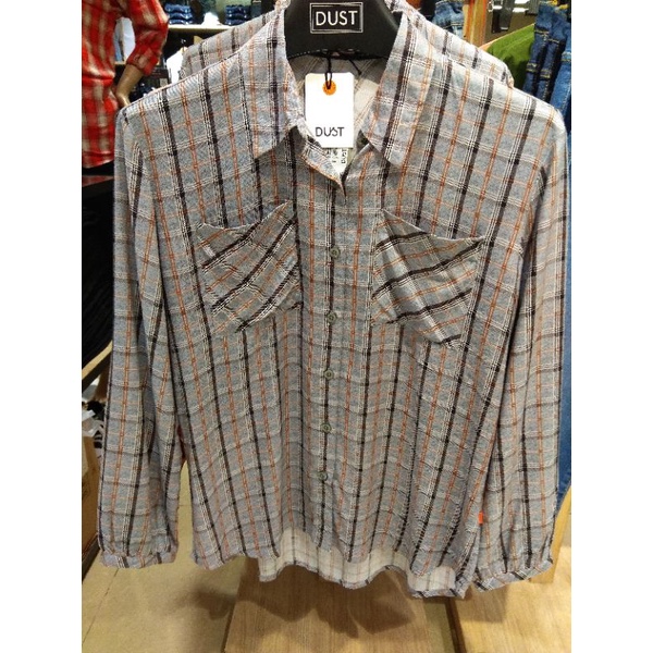 kemeja wanita kotak² merk Dust