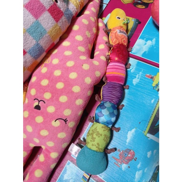 boneka ulat ukur lamaze