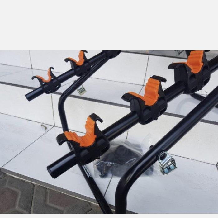 Bike Carrier XLR8 Taiwan kapasitas 3 sepeda bisa segala sepeda/mobil