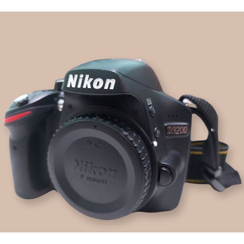 Nikon D3200 body only second