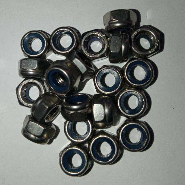 Mur nylon M5 stainless 304