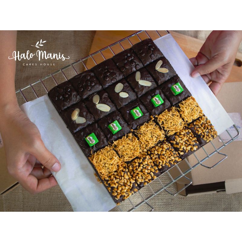 

Fudgy Brownies Hampers
