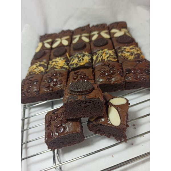 

fudgy brownies panggang sekat,, isi 25