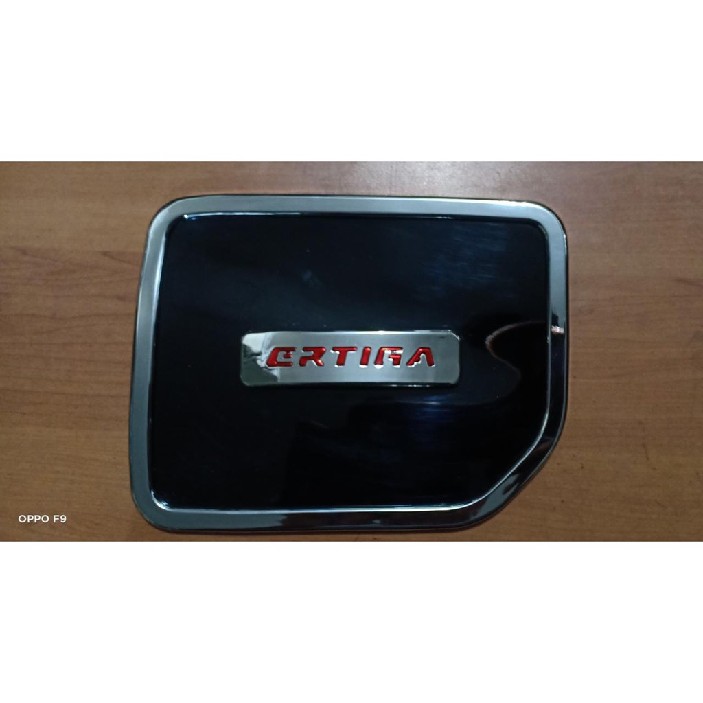 IGFRA - SUZUKI ERTIGA TANK COVER HYBRID ERTIGA LAMA HITAM LOGO MERAH TANK COVER ERTIGA HYBRID