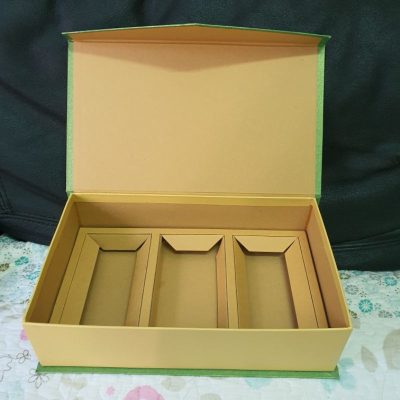 Box hamper toples hardtop panjang sekat 3 / kotak kue kering natal imlek Idul Fitri / Lebaran