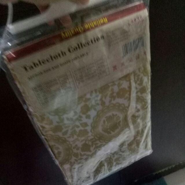 Taplak Meja Anti Air