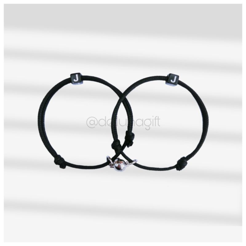 LUNA COUPLE SERIES | GELANG TALI COUPLE INISIAL MAGNET/NON MAGNET (HITAM)