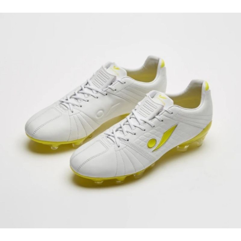 Sepatu Bola Concave Aura