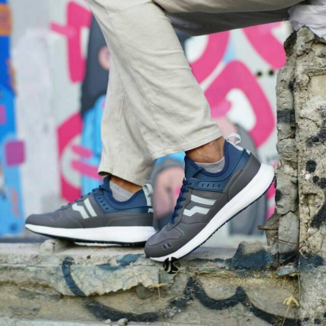 SEPATU SNEAKERS PIERO JOGGER RS EVO - ROCK GREY/INSIGNIA