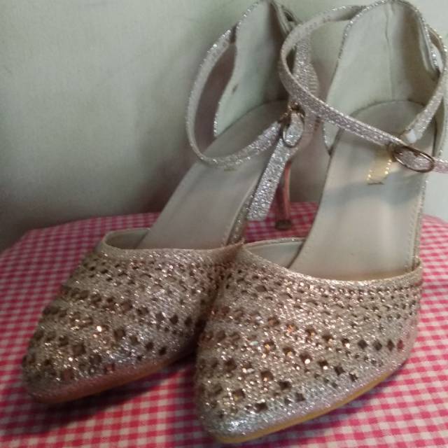 Preloved heels Lawrensia