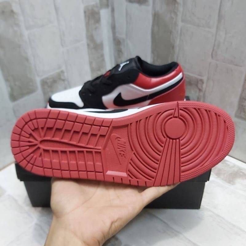 Nike Air Jordan 1 Low &quot;Black Toe&quot;