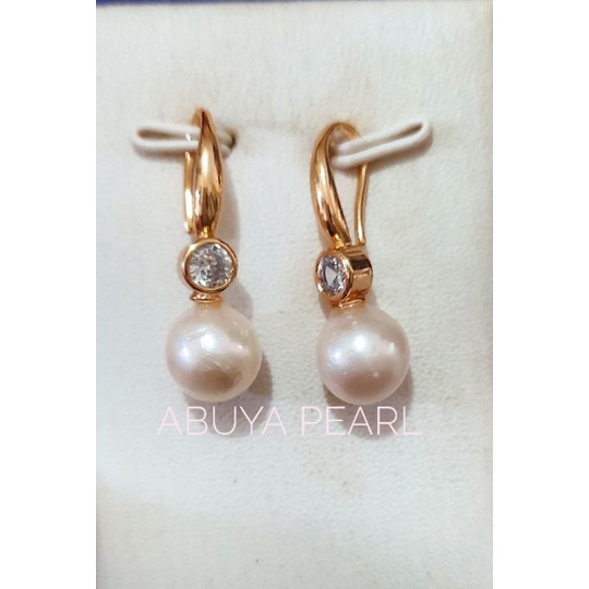 Anting mutiara laut