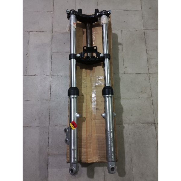 SHOCK DEPAN KOMPLIT SEGITIGA ATAS BAWAH RXKING KOBRA 29N RX KING COBRA 1983 ORI ASLI ORIGINAL YAMAHA